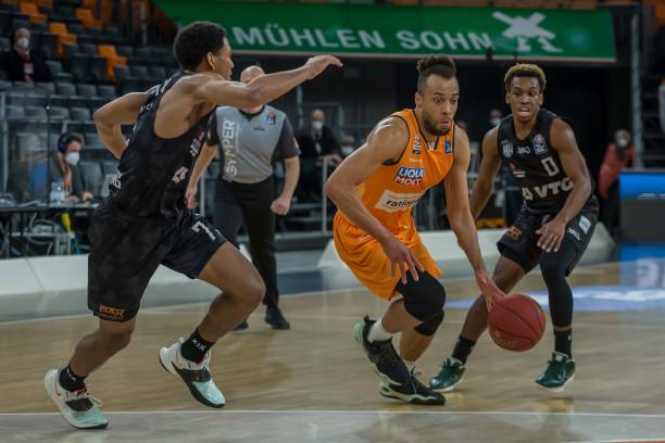 保持敏锐的 保持敏锐的